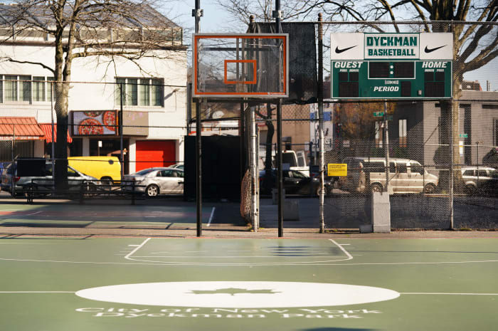Dyckman Park, in Washington Heights: no rims.